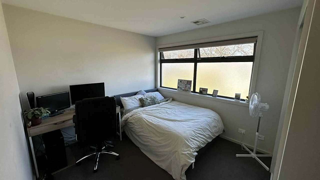 Unfurnished room in a share house