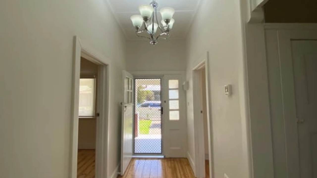 Room in a share house