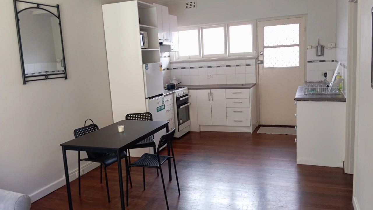 Furnished room in a flatshare