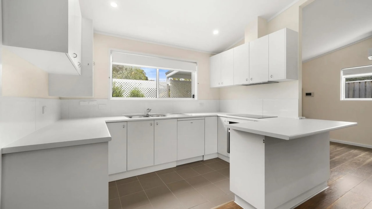 Whole property with 2 rooms for rent