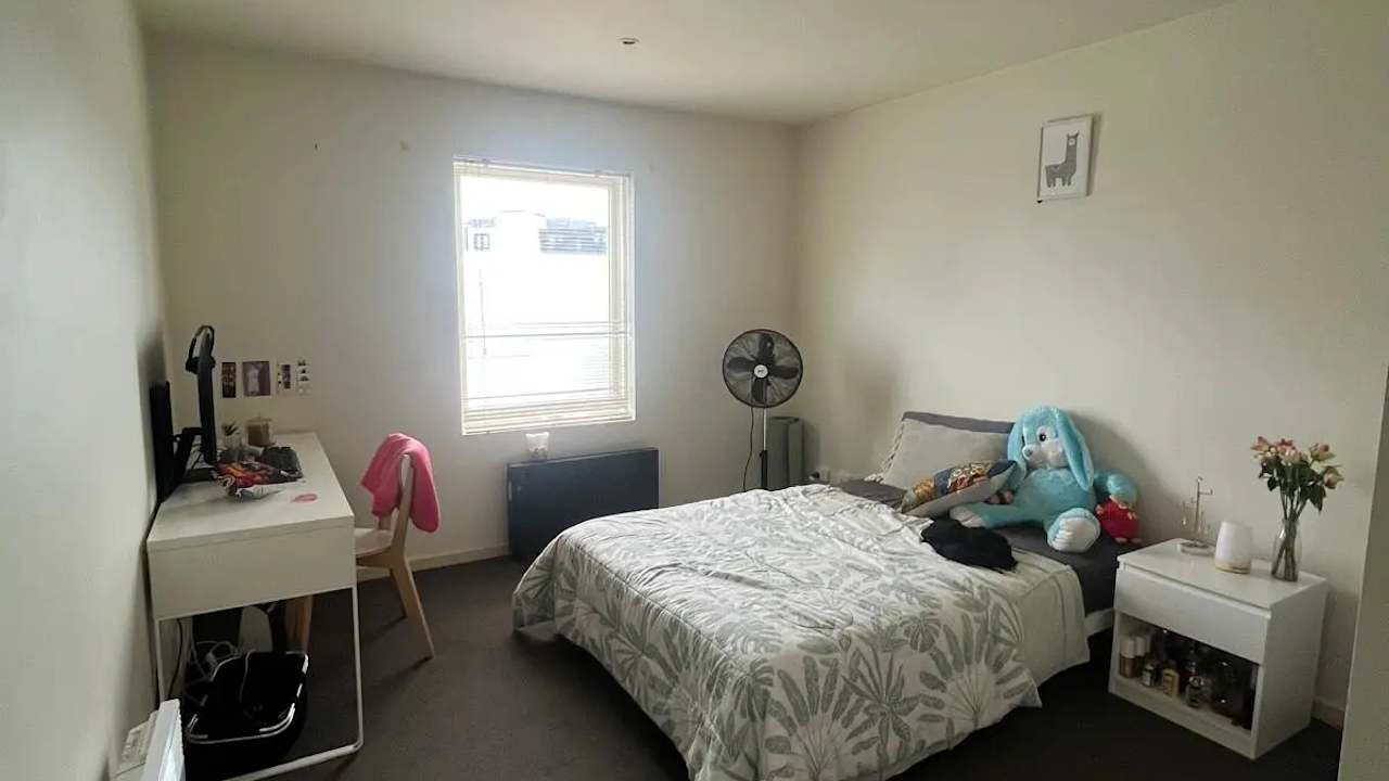 Furnished room with ensuite in a flatshare