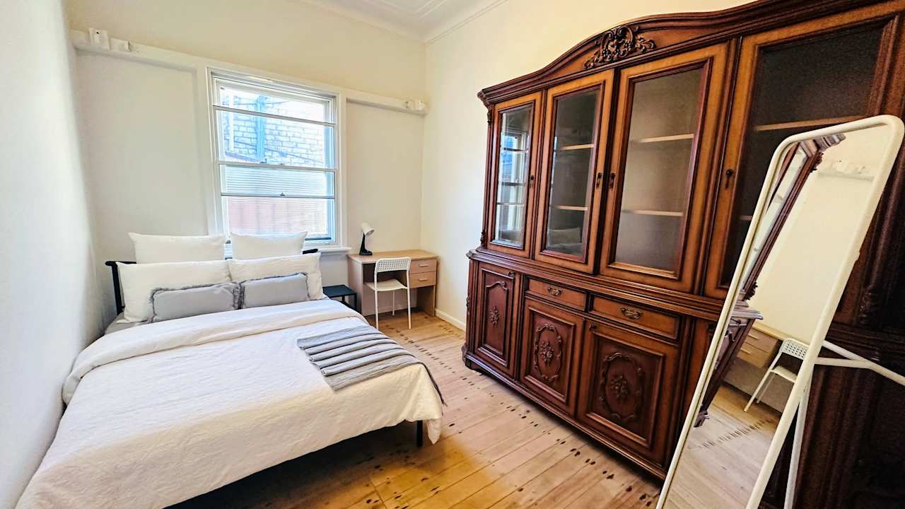 Furnished room in a share house