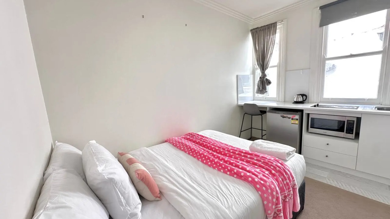 Furnished room with own bathroom