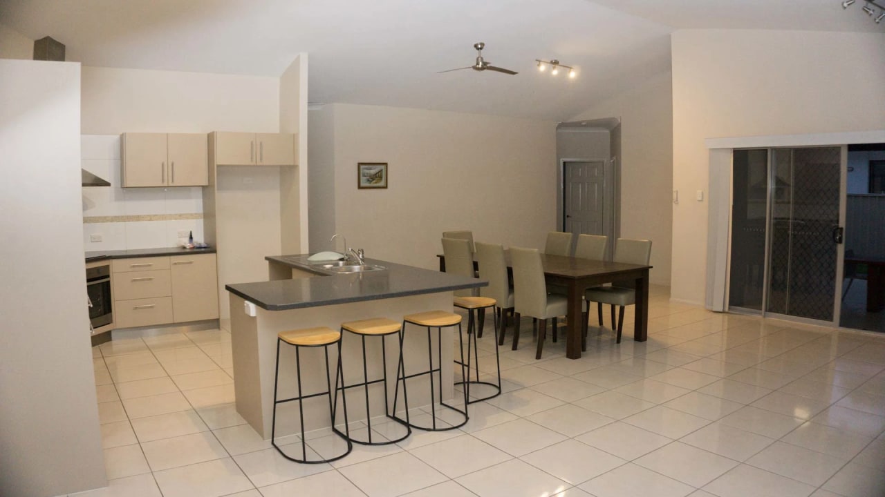 Whole property with 3 rooms for rent