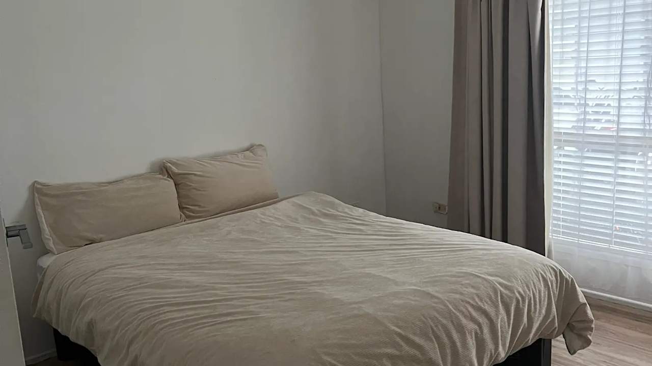 Unfurnished room in a share house