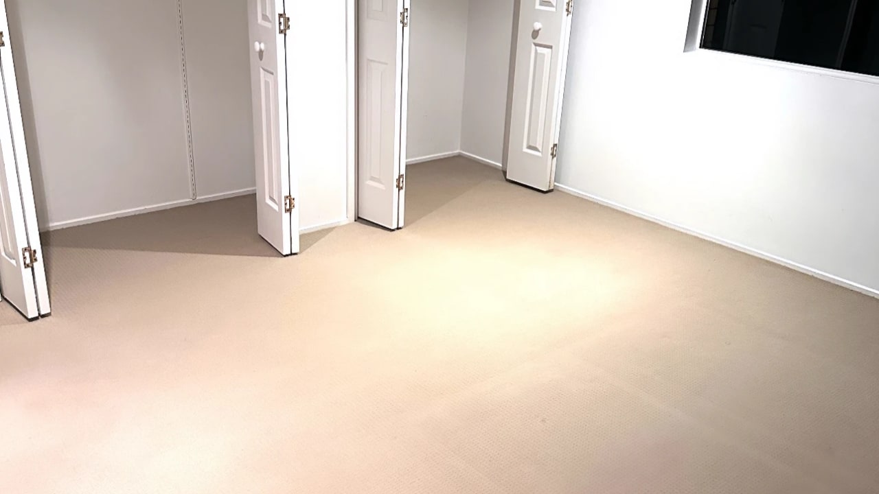 Unfurnished room in a share house