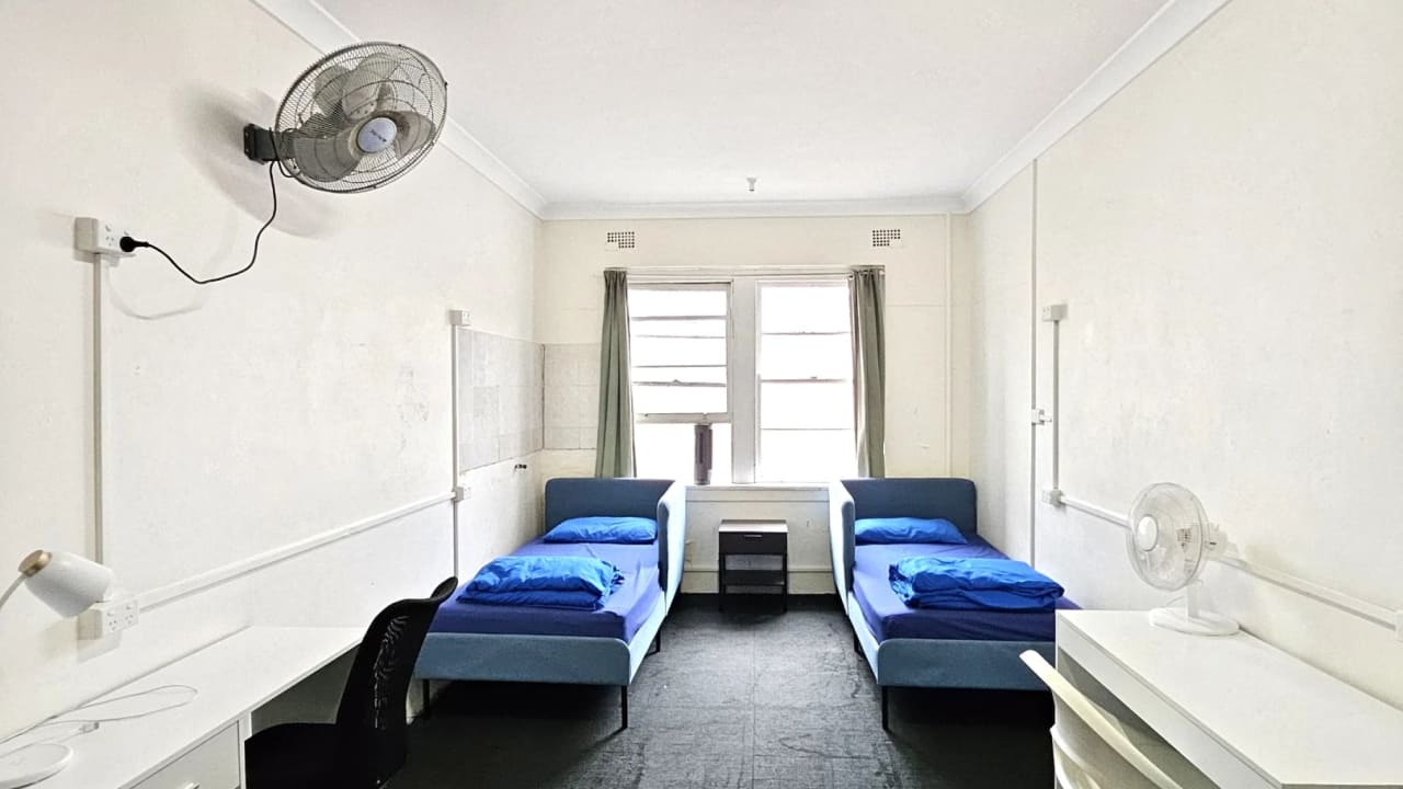 Furnished room in a flatshare