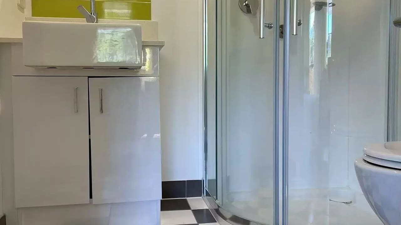 Furnished room studio flat for rent