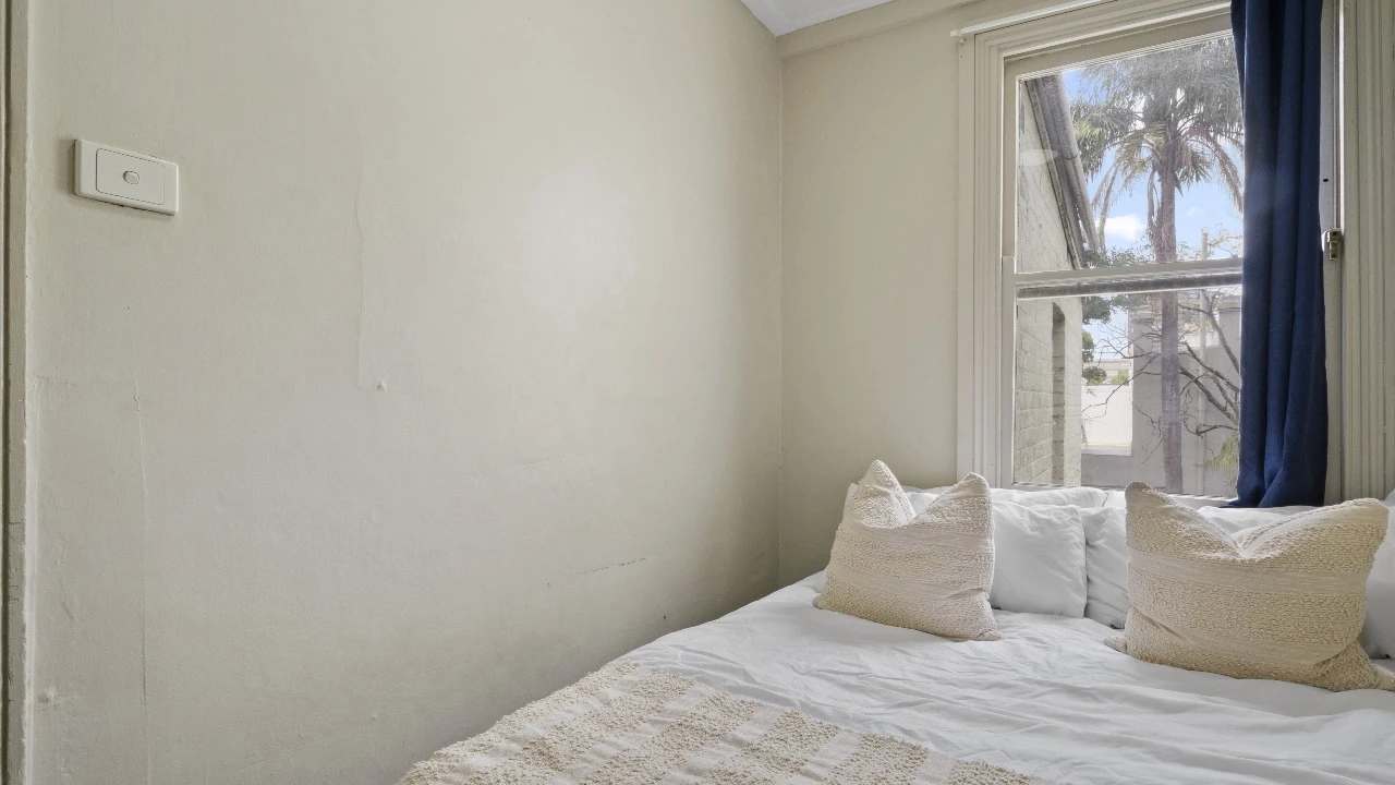 Furnished room in a flatshare