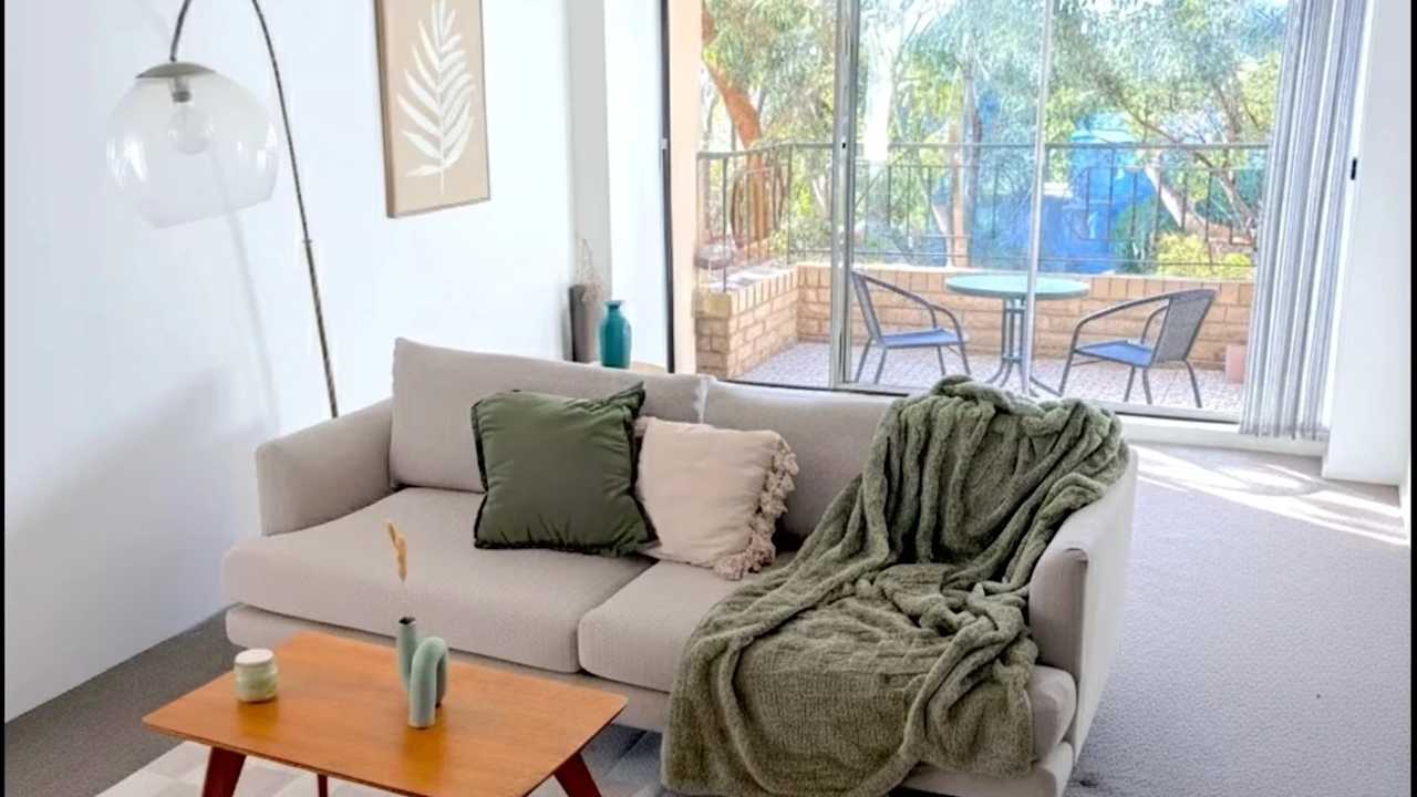 Furnished room in a flatshare