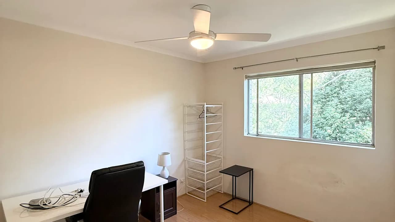 Unfurnished room in a flatshare