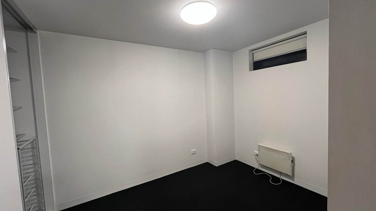 Unfurnished room in a flatshare