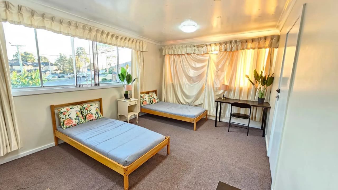 Furnished room in a share house
