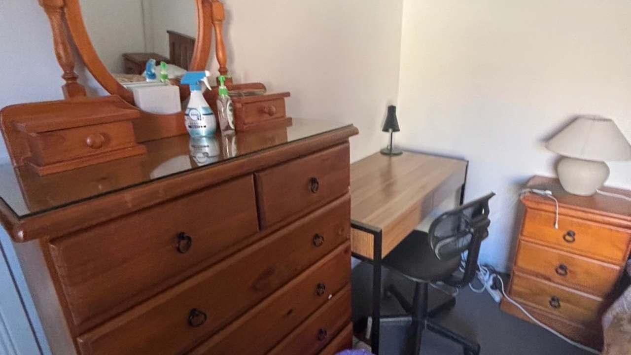 Furnished room in a flatshare