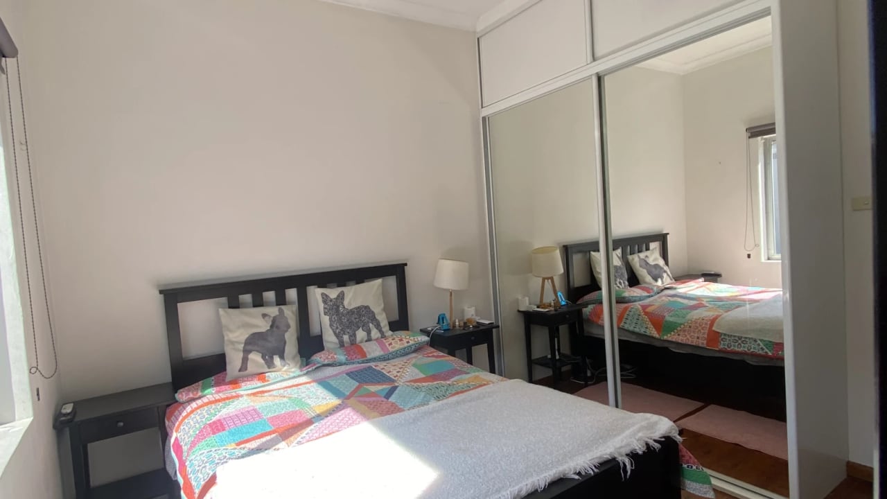 Room in a share house