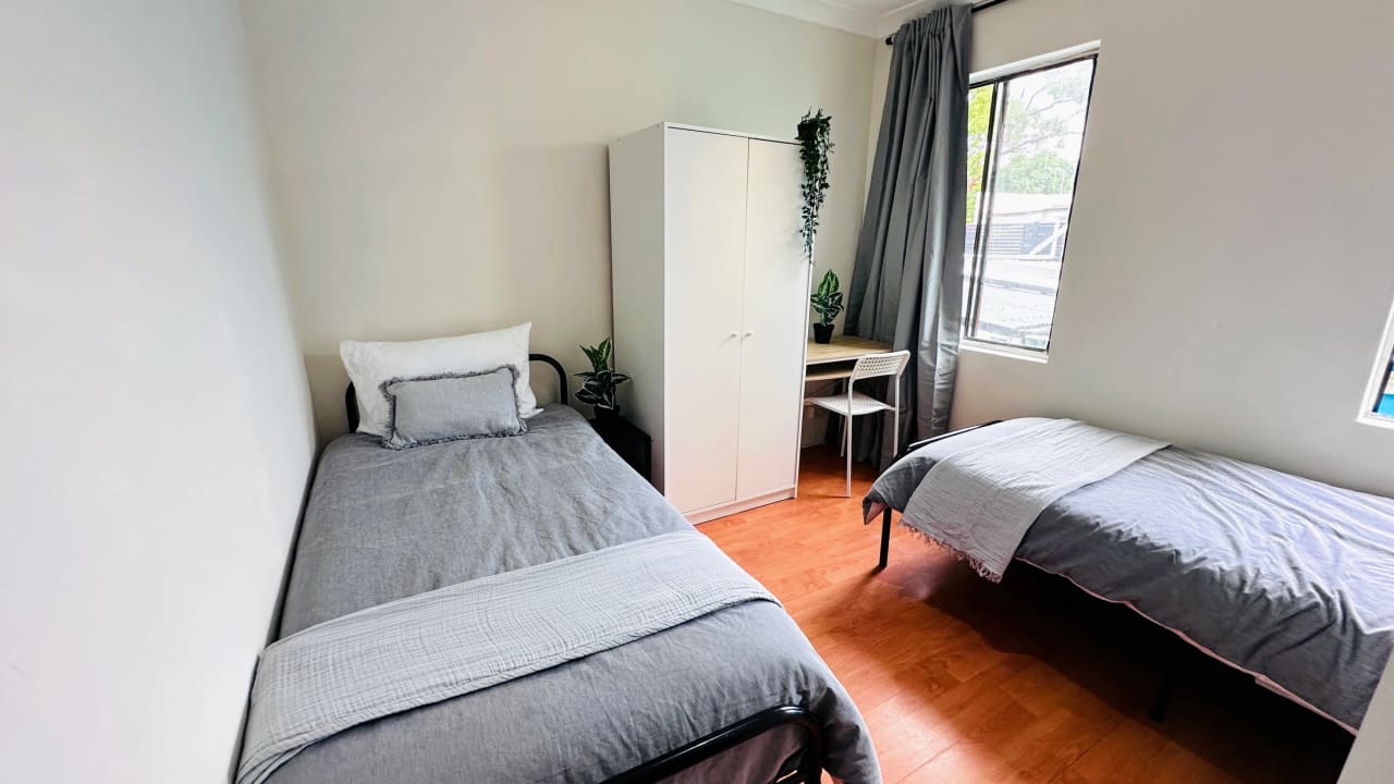 Furnished room in a flatshare