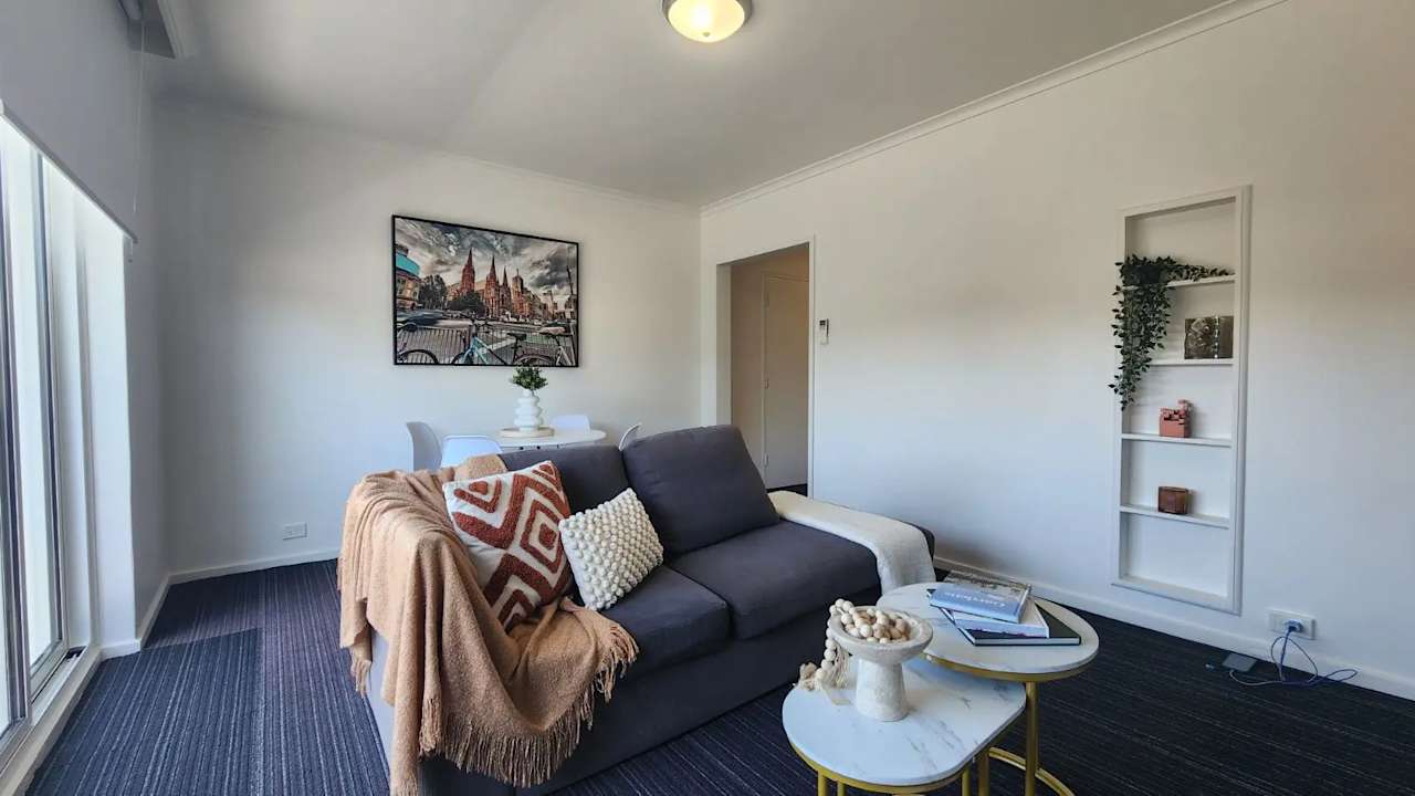 Furnished room in a flatshare