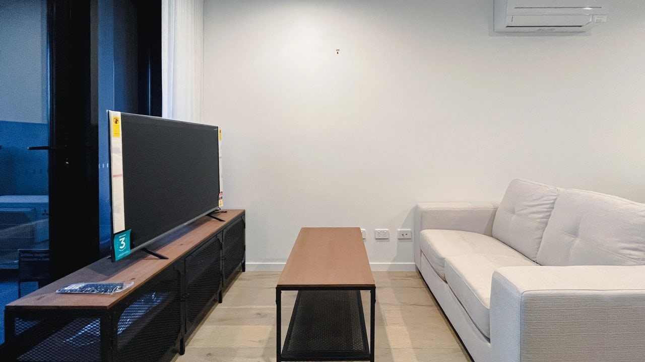 Furnished room with ensuite in a flatshare