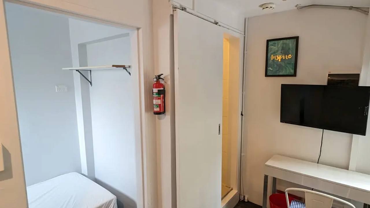 Furnished room studio flat for rent