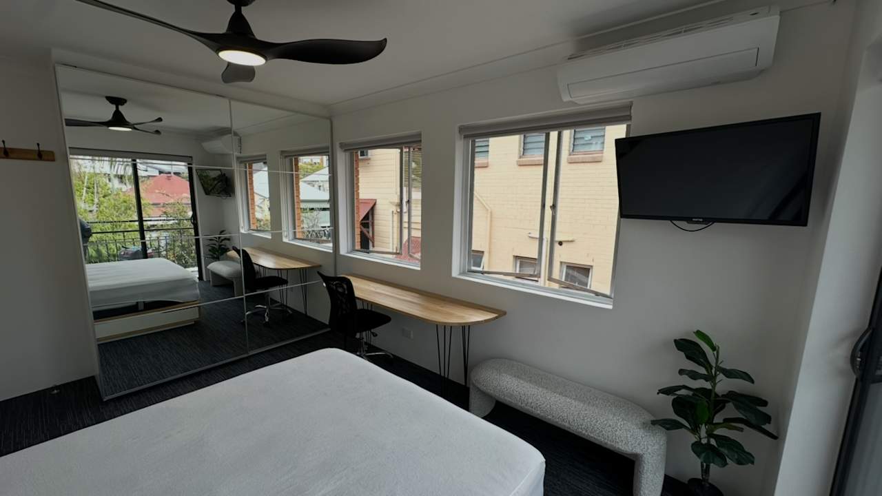 Furnished room in a share house