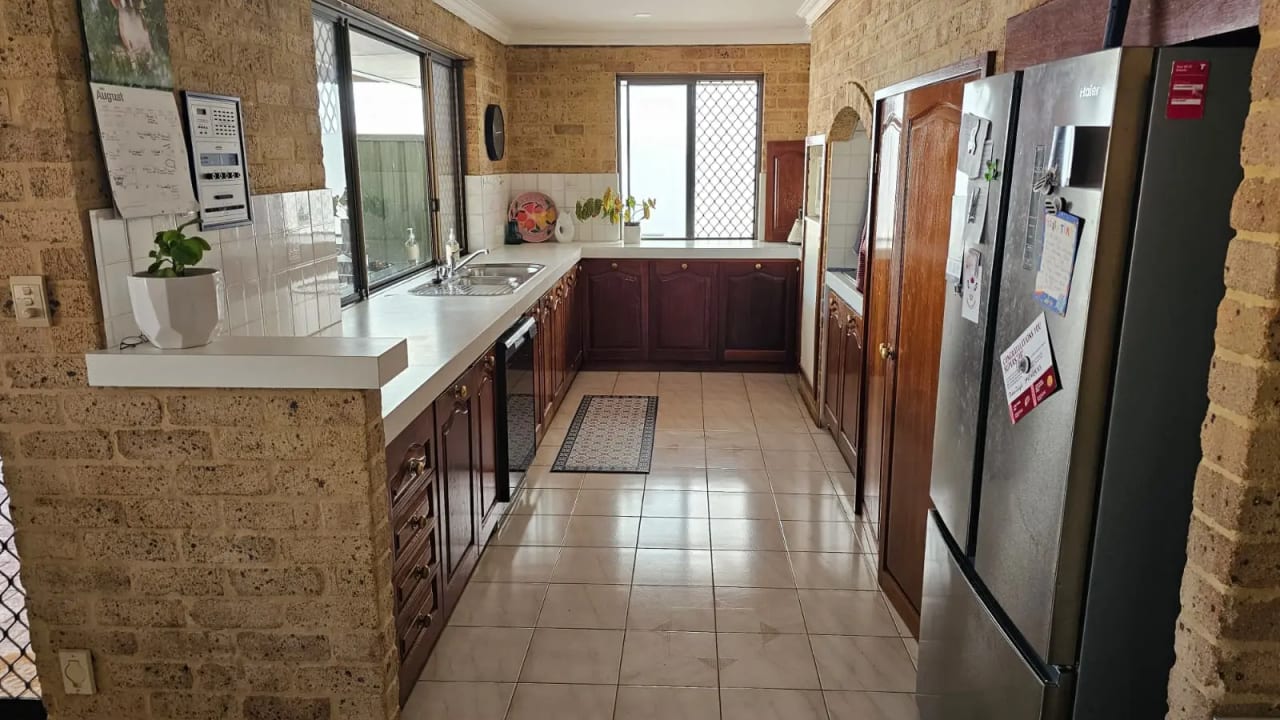 Furnished room in a share house