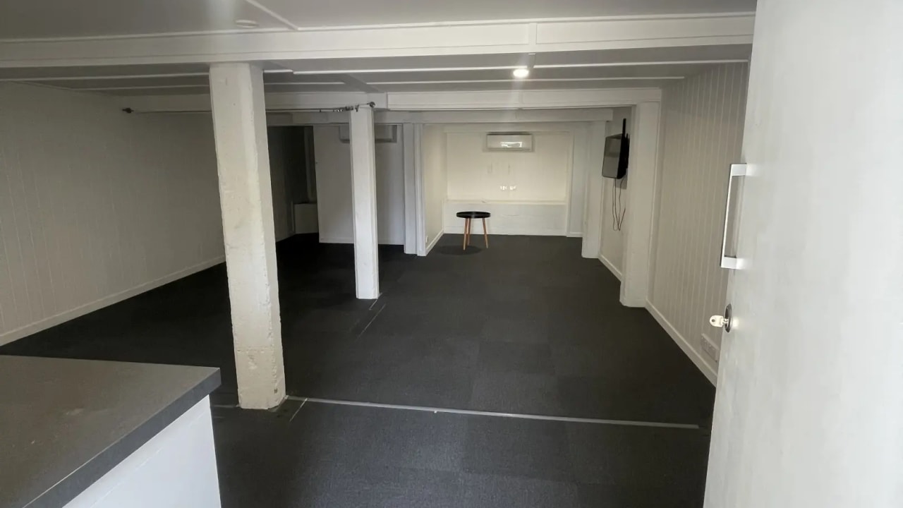 Unfurnished room with own bathroom