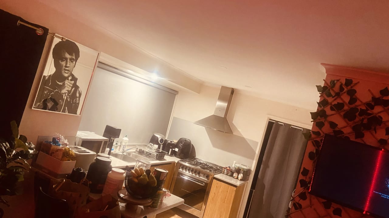Room in a share house