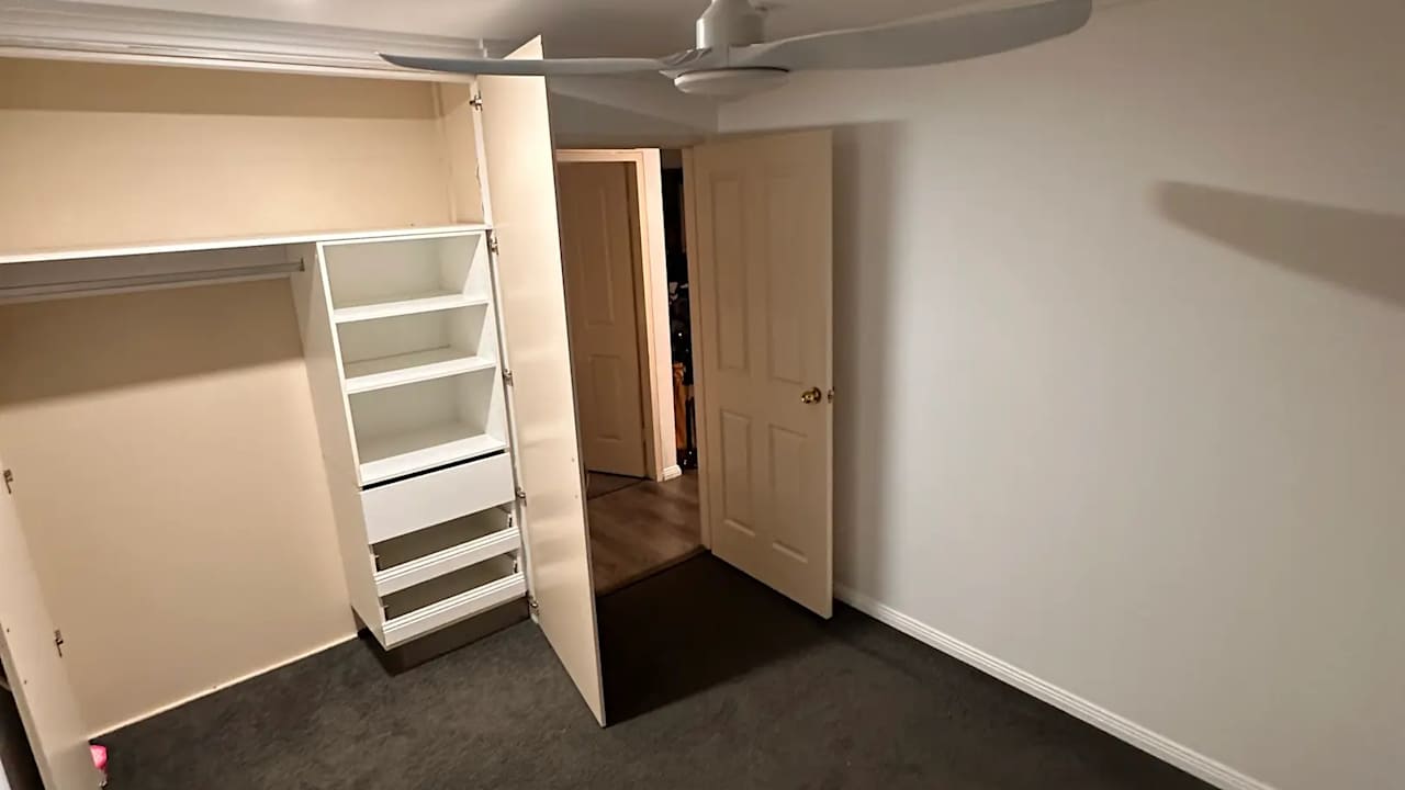 Unfurnished room in a flatshare