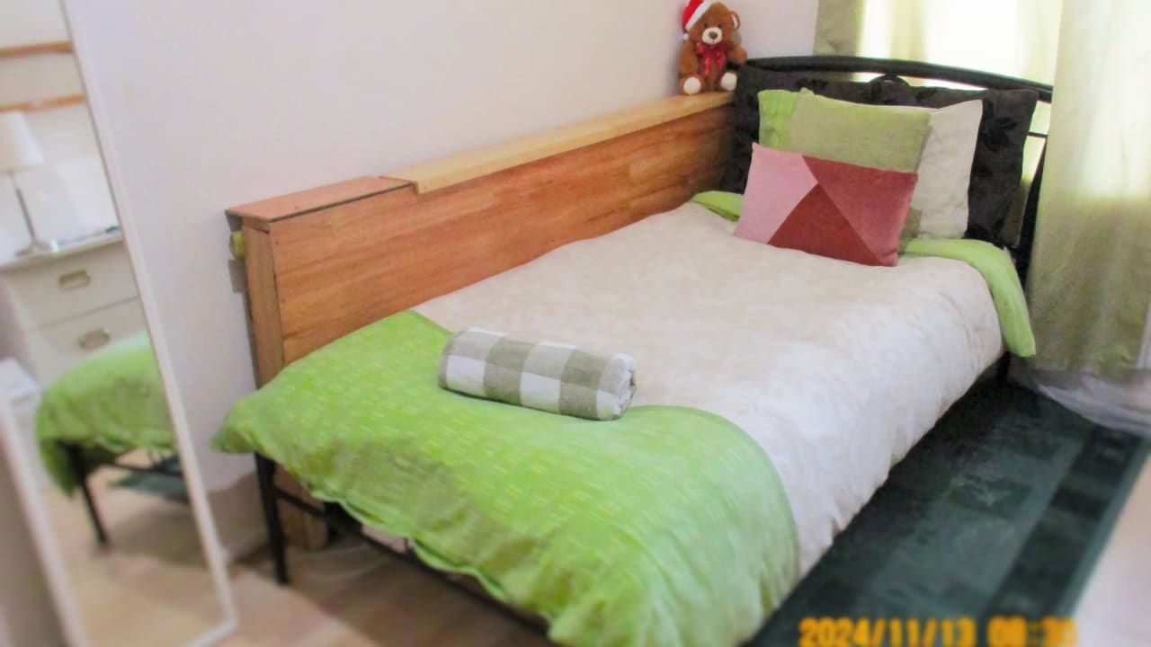 Furnished room in a flatshare