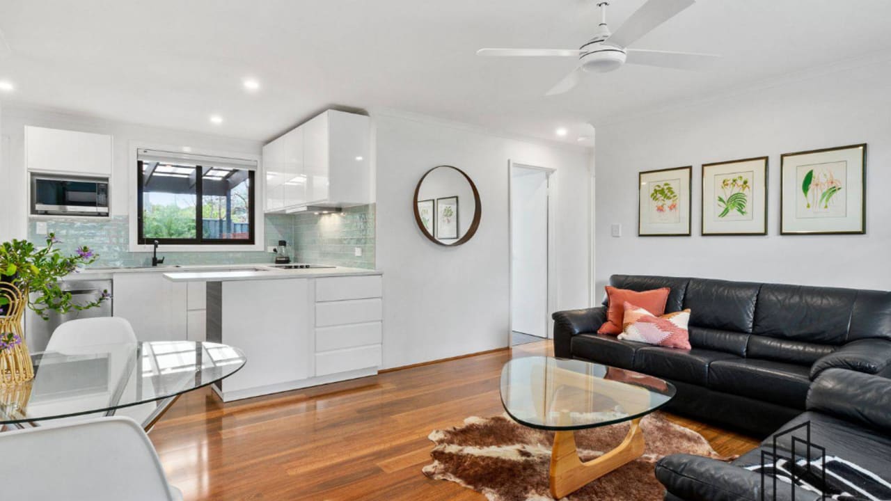 Furnished room in a share house