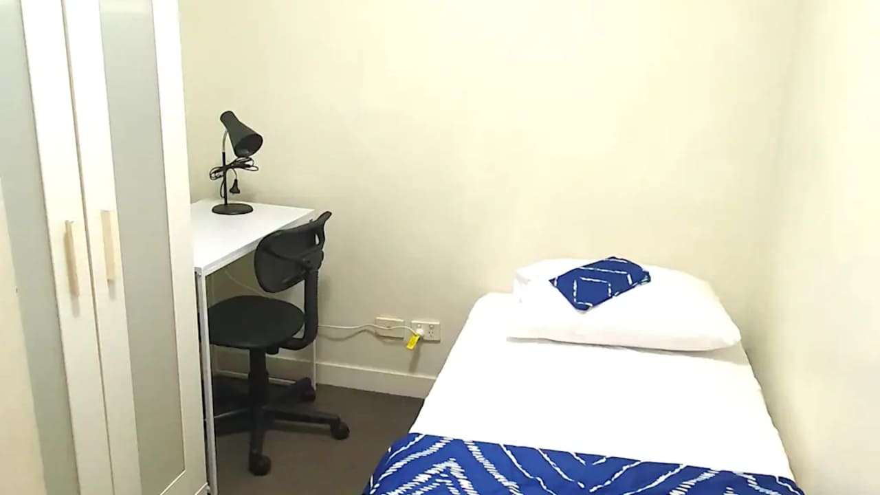 Furnished room in a flatshare