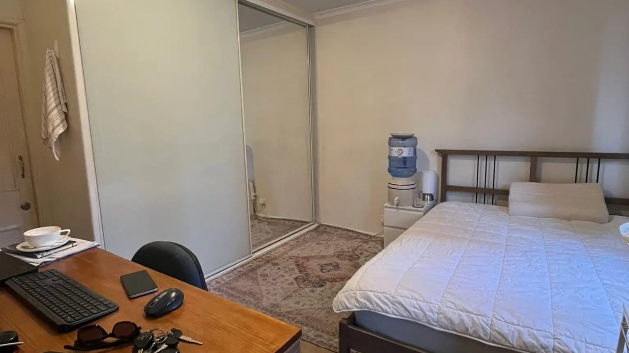 Furnished room in a share house