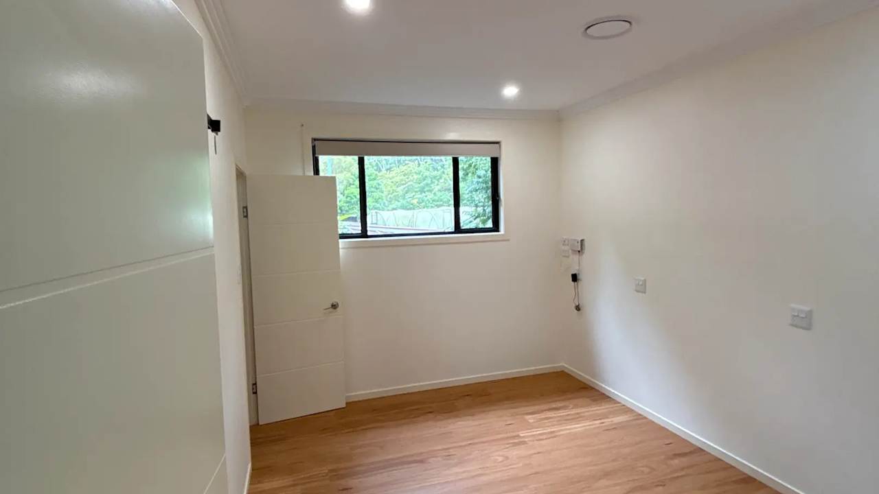 Unfurnished room in a flatshare
