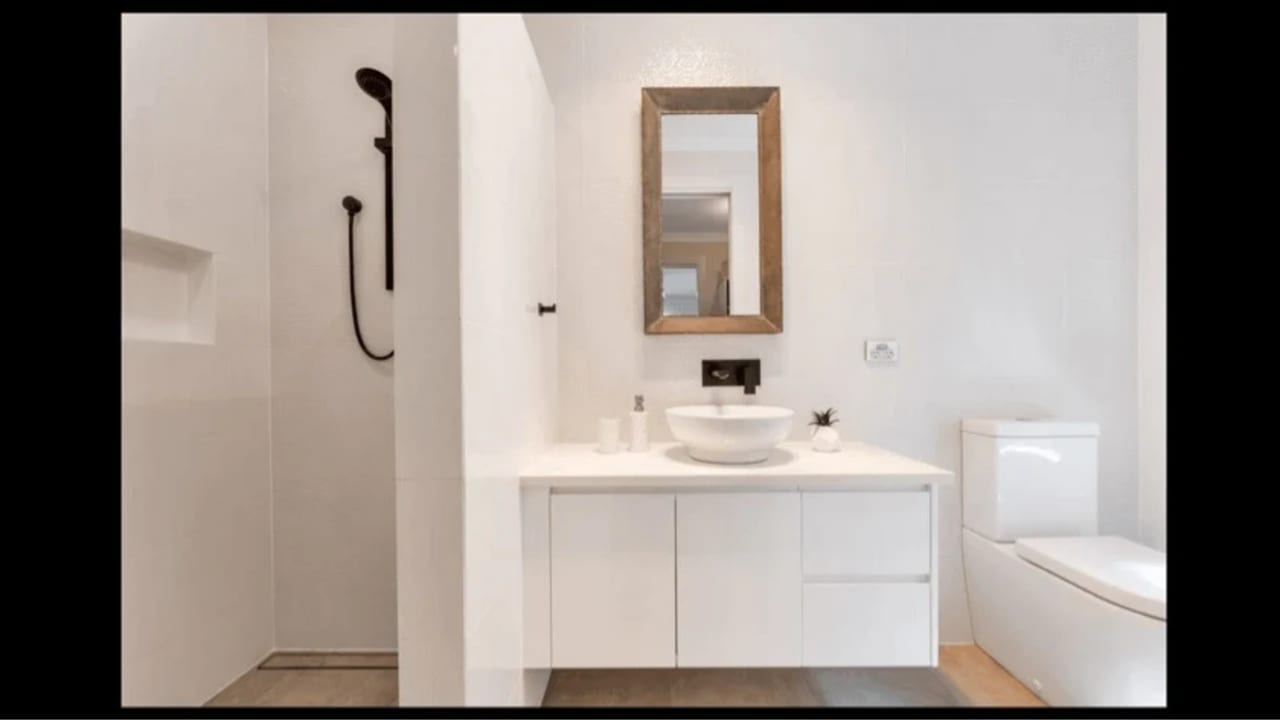 Room in a share house