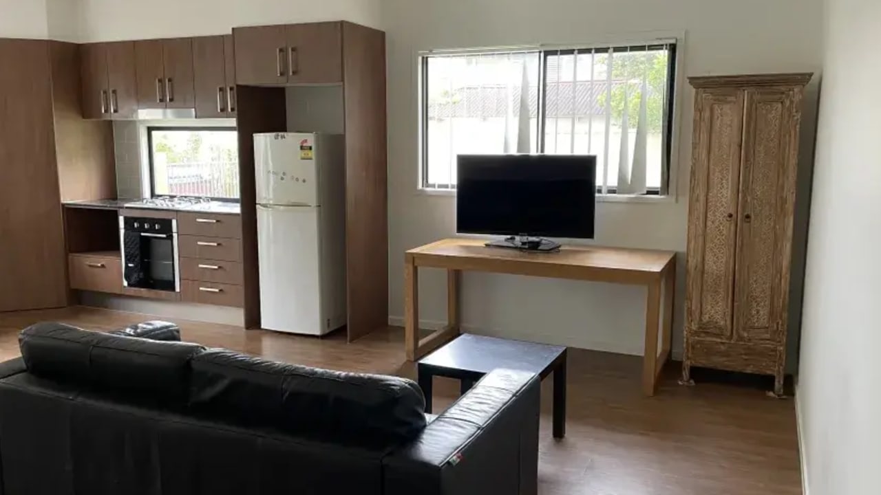 Unfurnished room in a flatshare