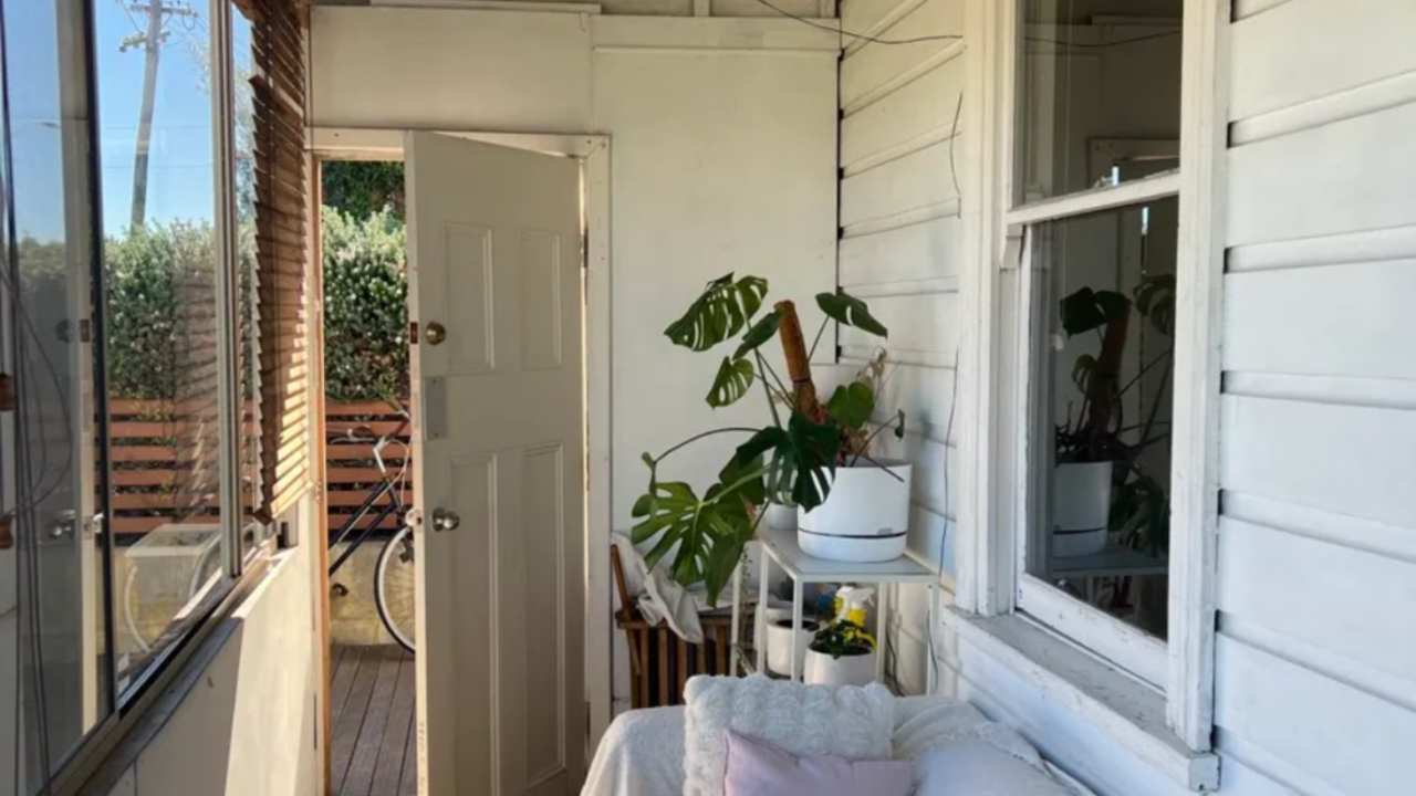 Room in a share house