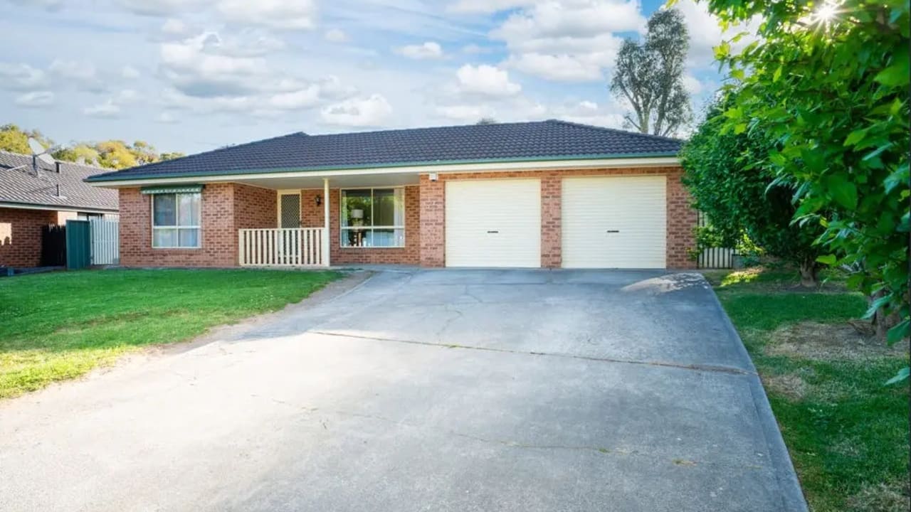 Whole property with 4 rooms for rent