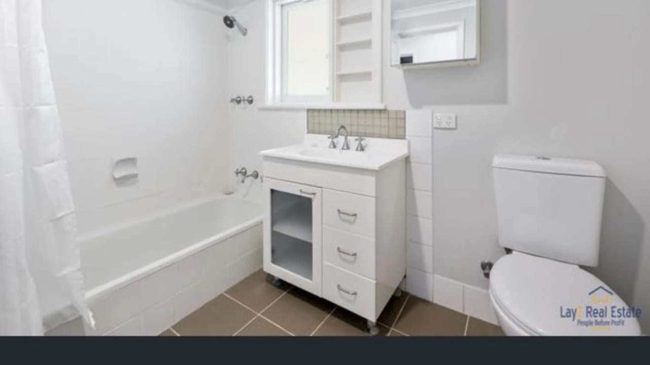 Unfurnished room in a share house