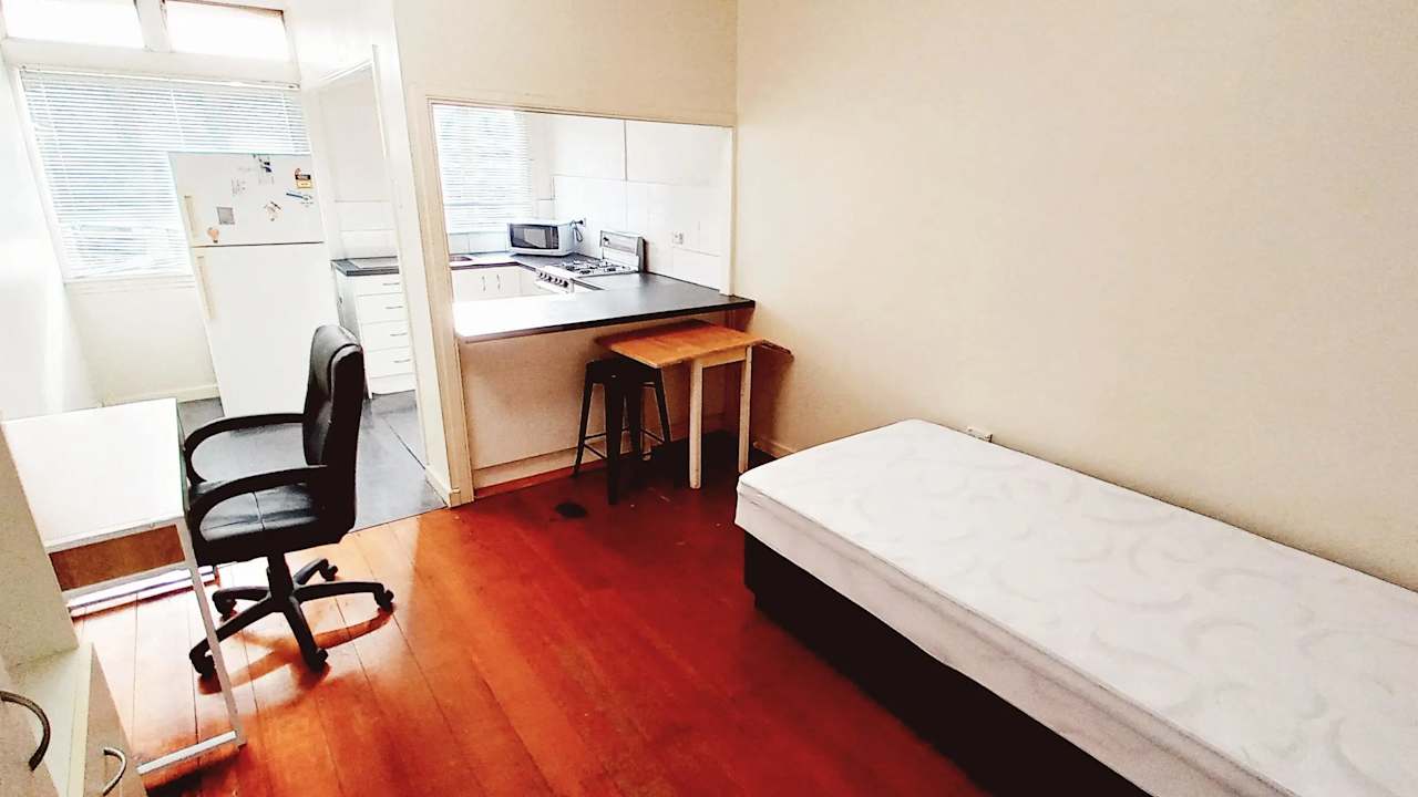 Furnished room in a share house