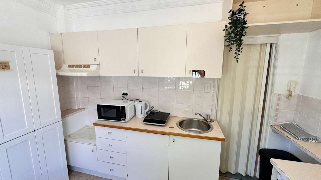 Furnished room studio flat for rent