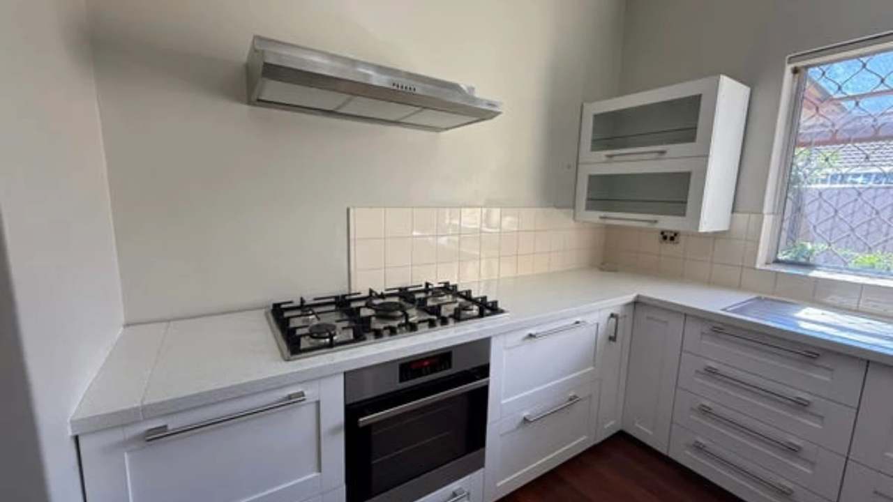 Room in a share house