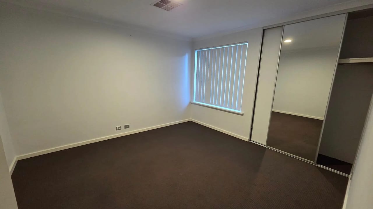 Unfurnished room in a share house