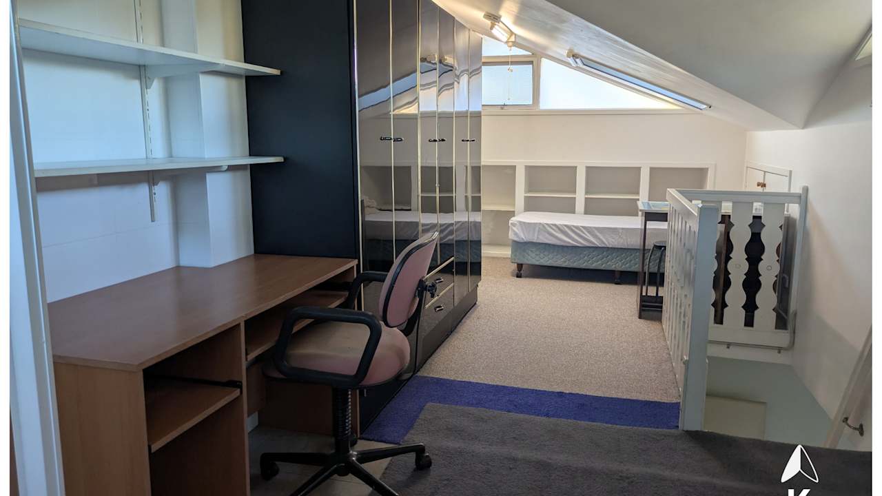 Furnished room with ensuite in a flatshare