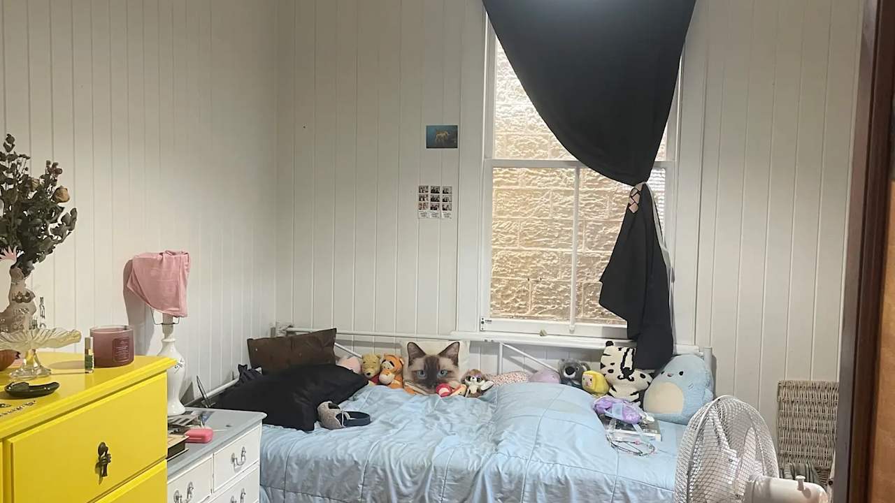 Unfurnished room in a share house