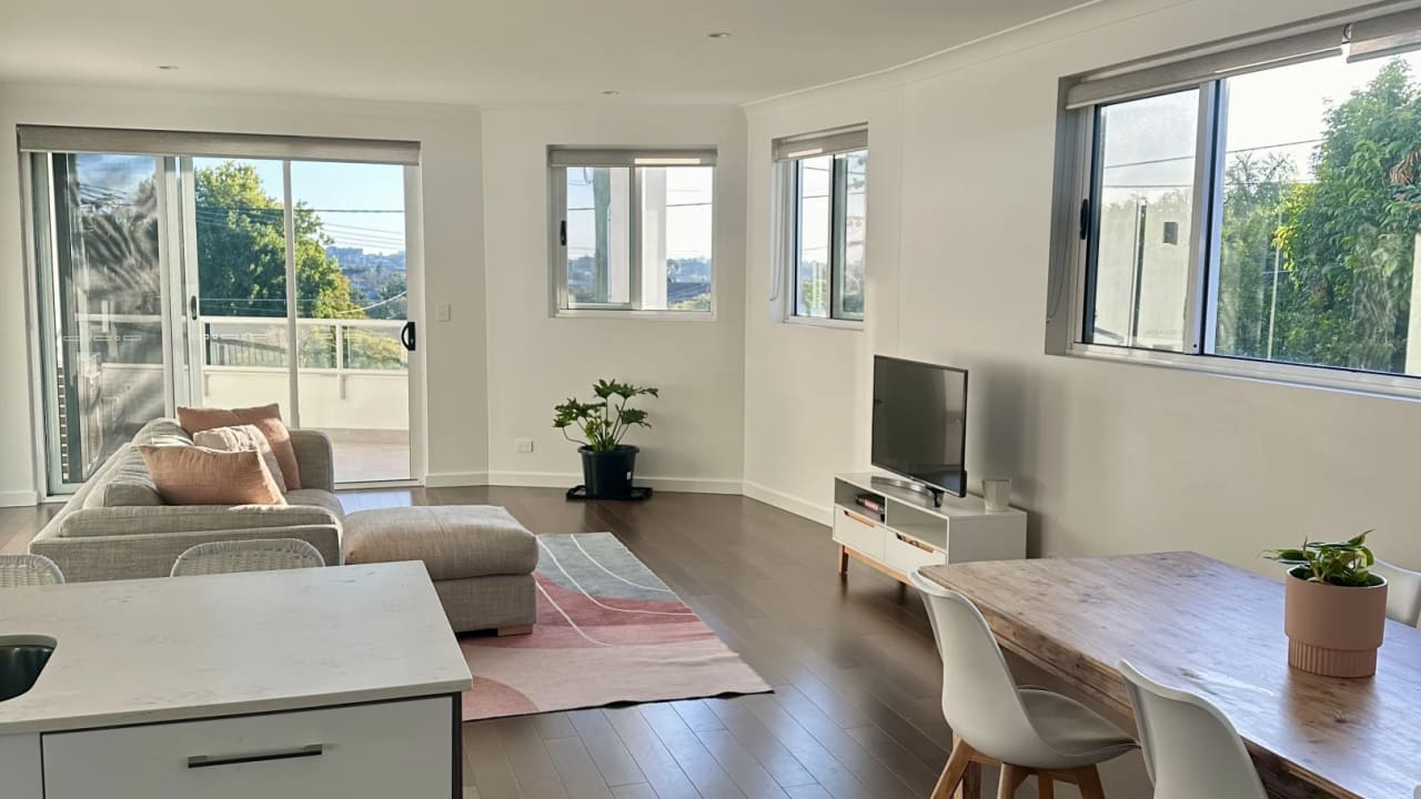 Unfurnished room in a flatshare