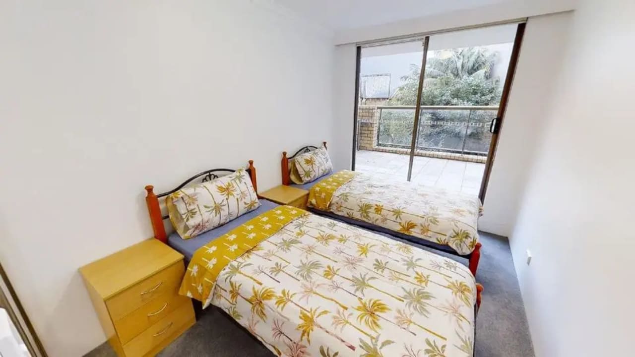 Furnished room in a flatshare