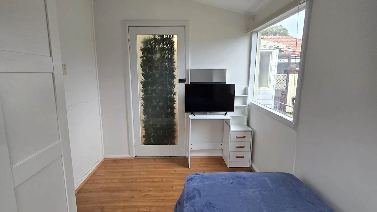 Furnished room in a share house