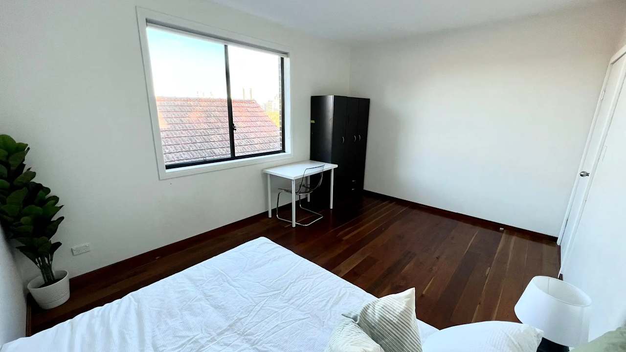 Room in a share house