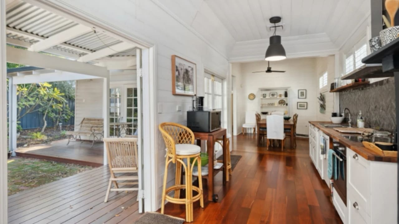 Whole property with 2 rooms for rent