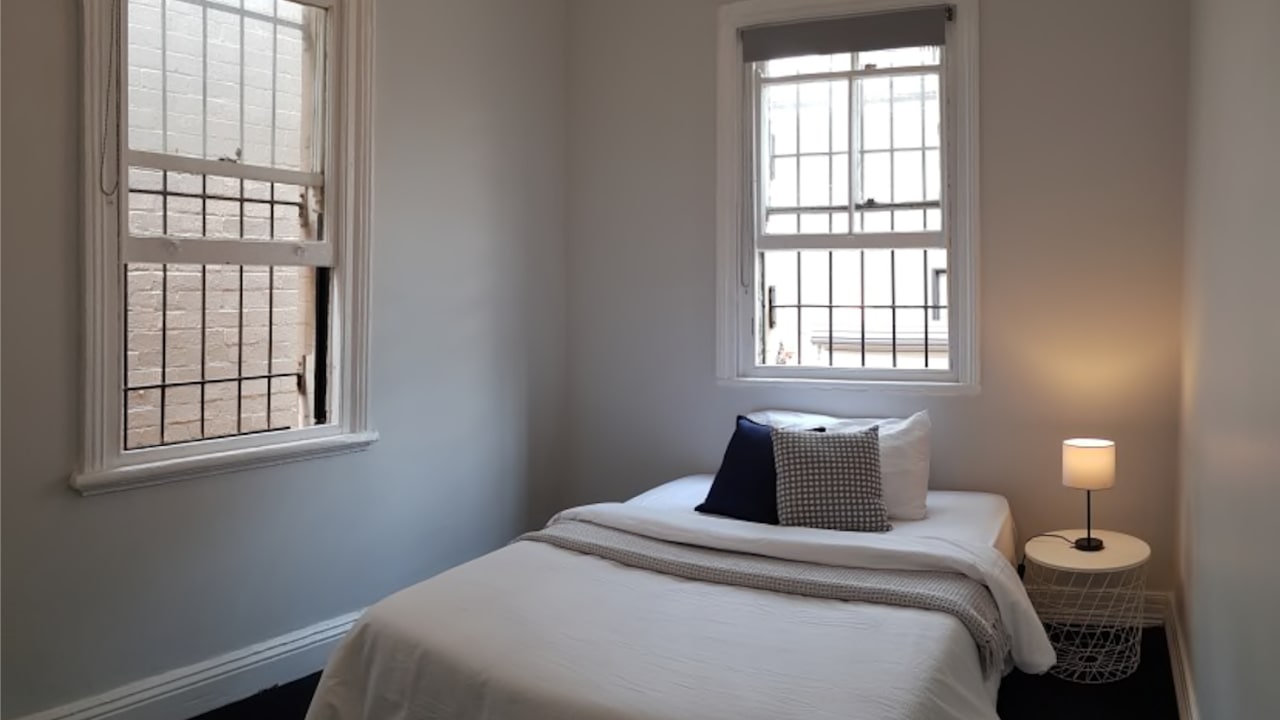 Furnished room in a flatshare